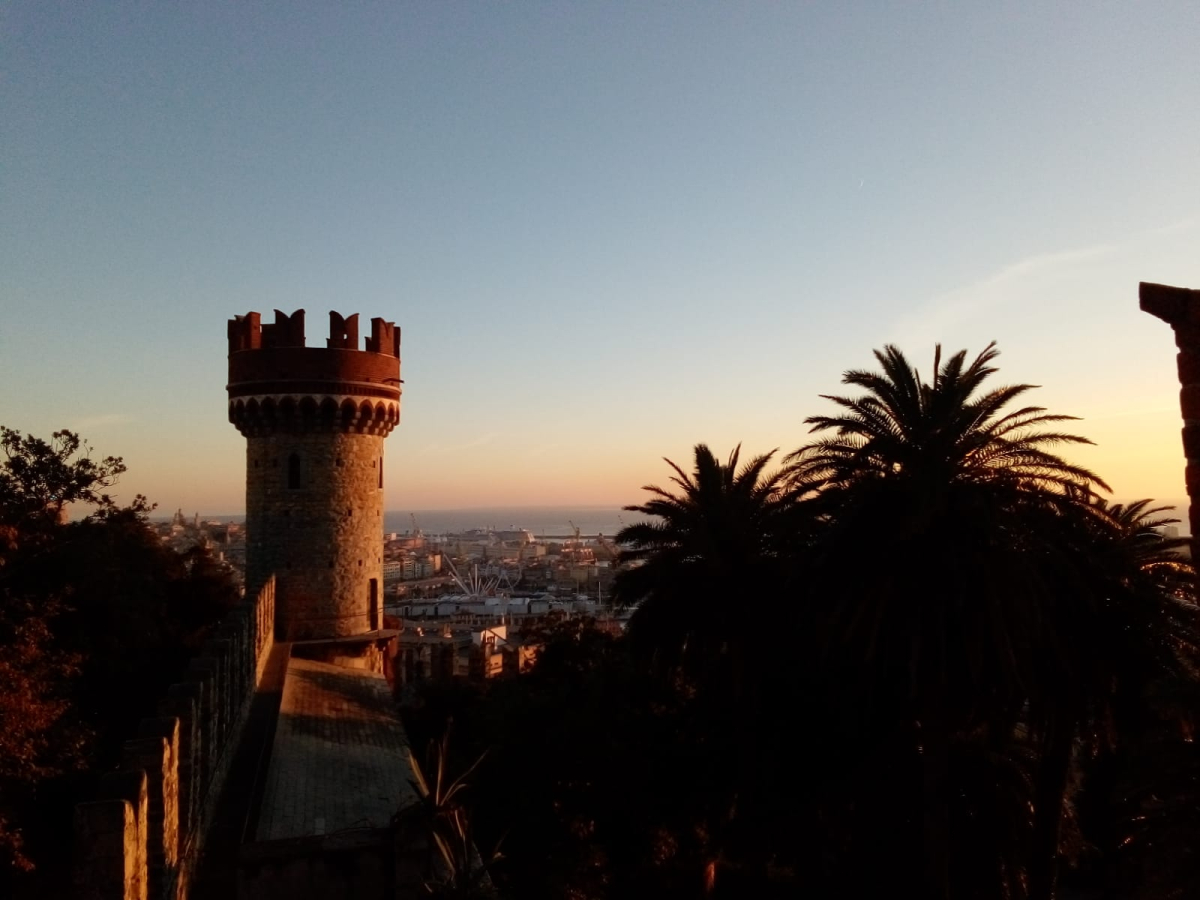 Castello D&#039;Albertis alle luci del tramonto 