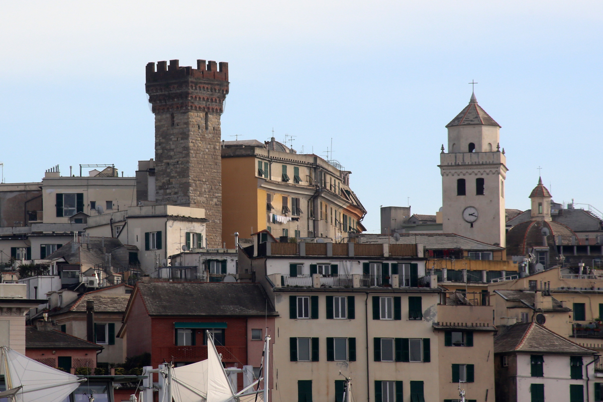 Genova centro storico e Torre Embriaci - Foto FBussalino (1) 