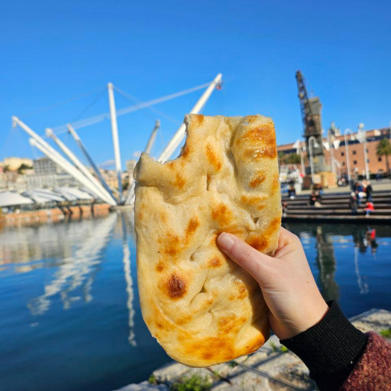 Pranzo al Porto Antico a base di focaccia