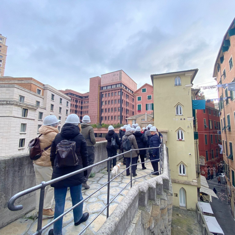 Un’isola medioevale nel cuore di Genova. Visita accompagnata con degustazione